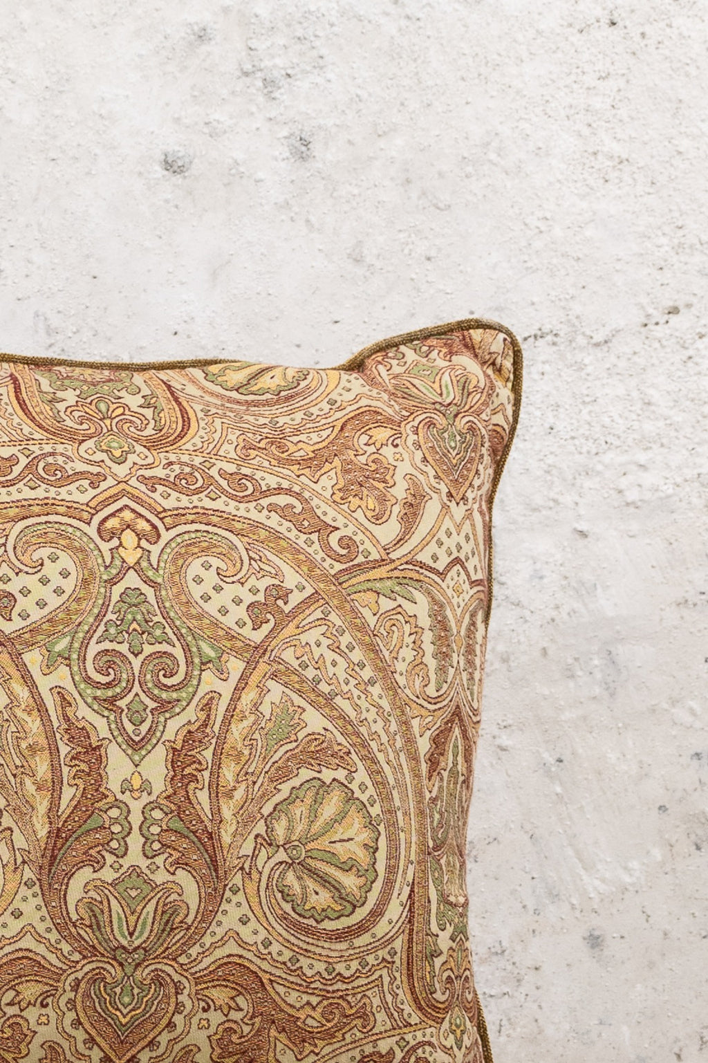 CUSHION - PAISLEY