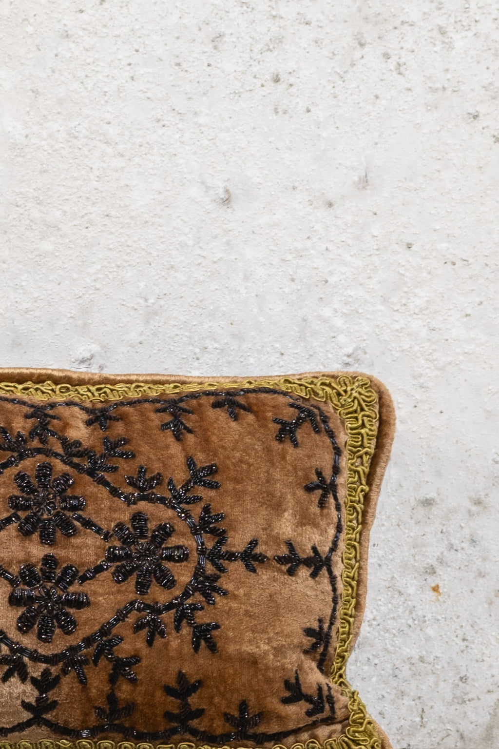 CUSHION - CARAMEL - ZARDOZI