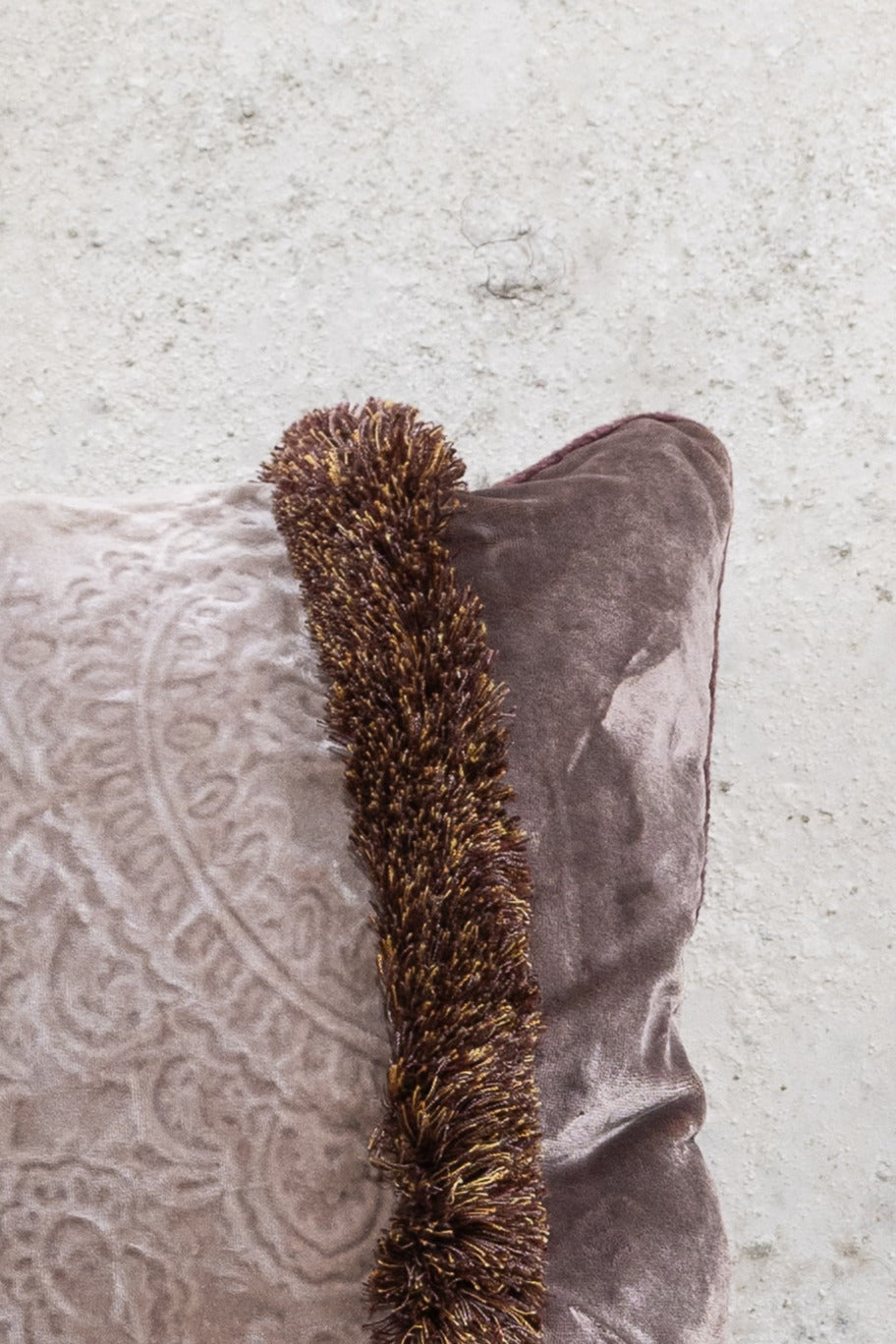 CUSHION - BROWN - WITH FRINGES