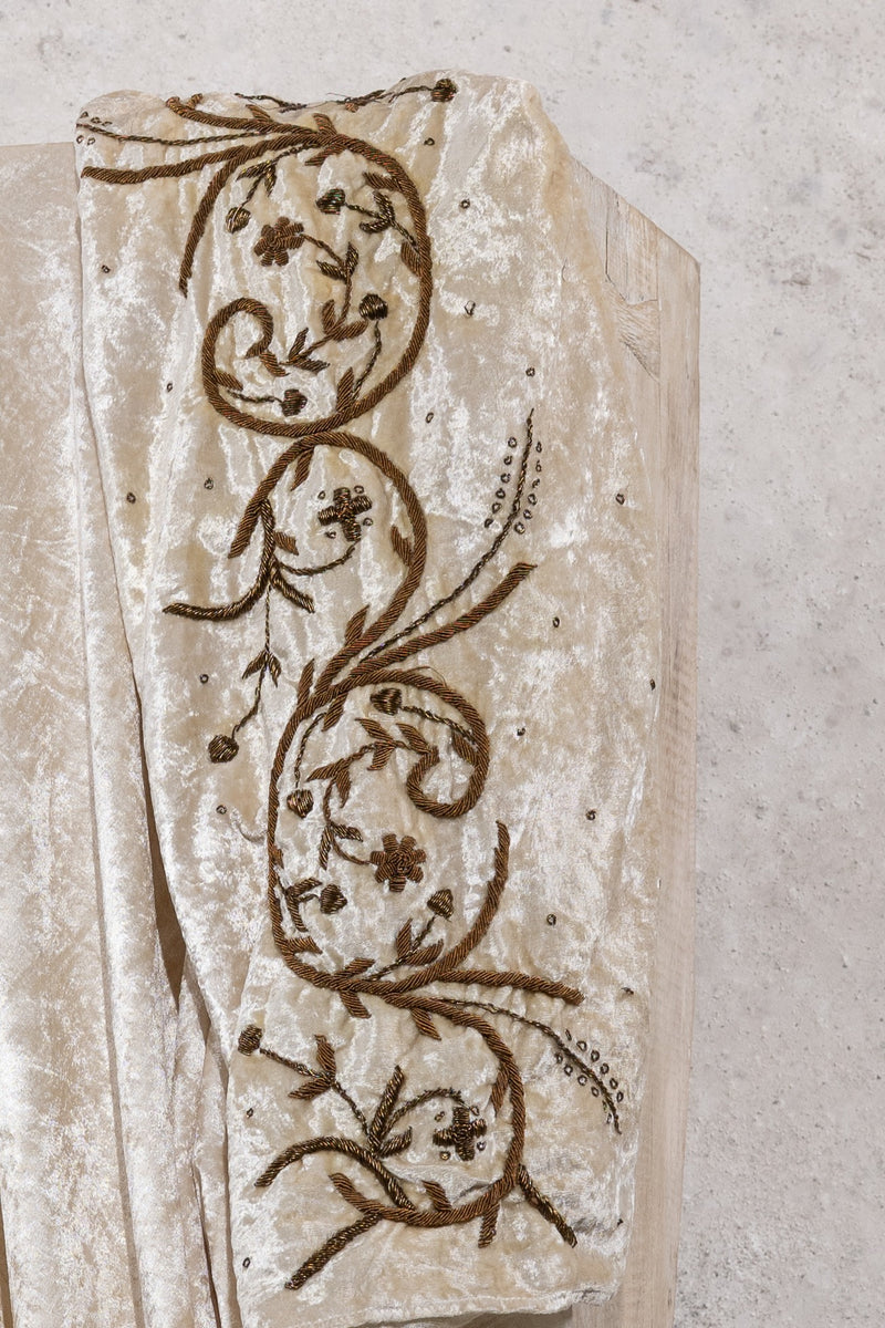 BLANKET - EMBROIDERED - BEIGE