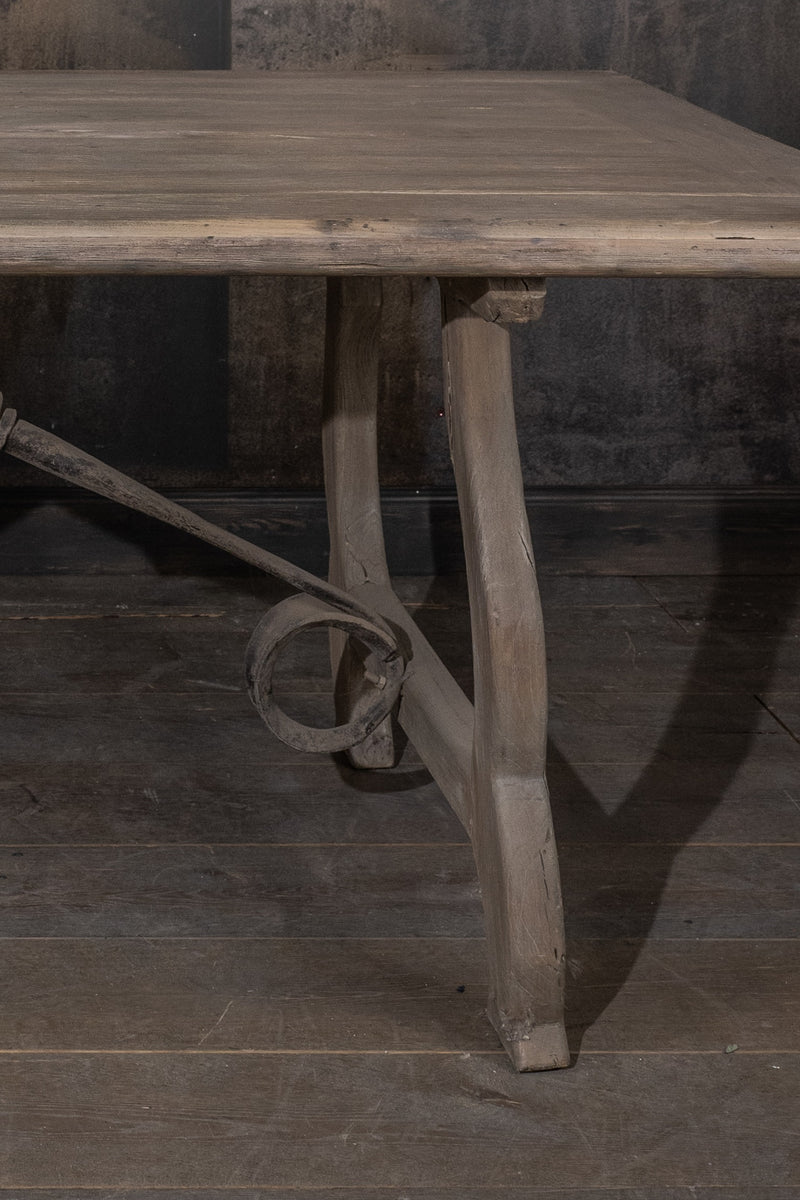 TABLE - SPANISH WOODEN