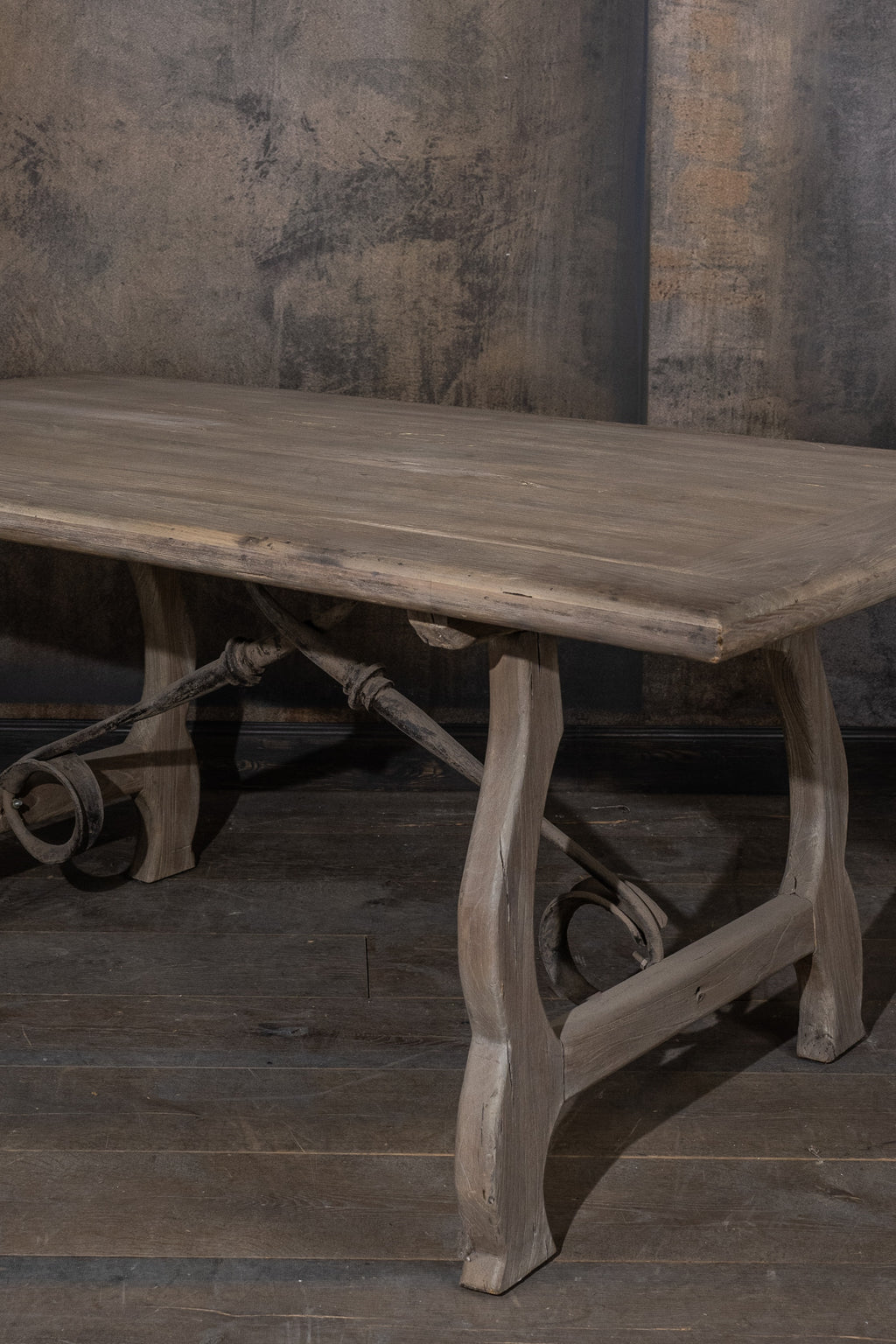 TABLE - SPANISH WOODEN