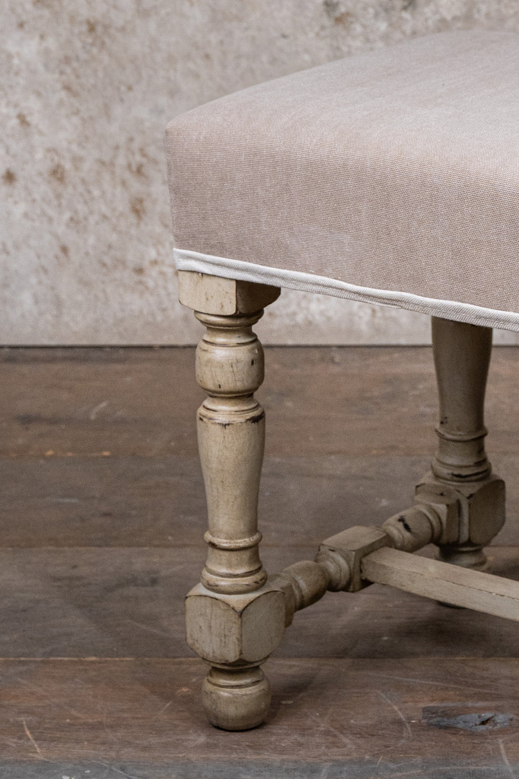 FOOTSTOOLS - BEIGE
