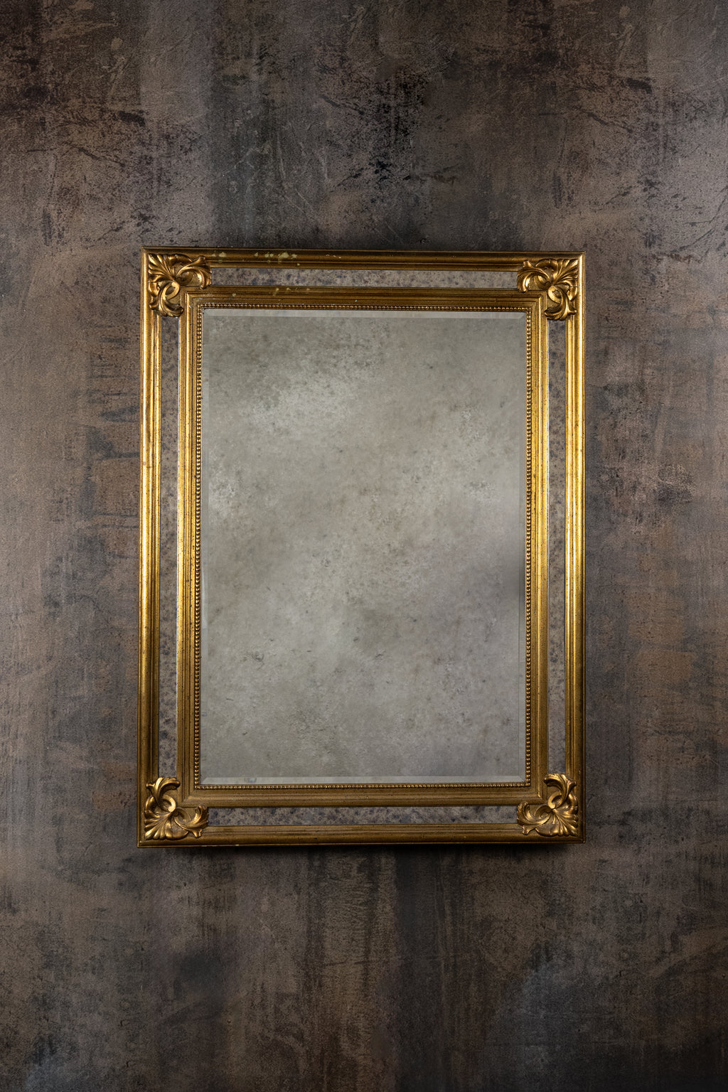 MIRROR - GOLDEN ORNAMENTS