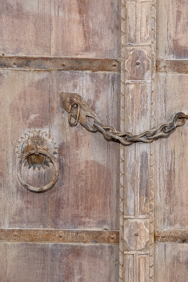 CABINET - ORIENTAL-INDIAN