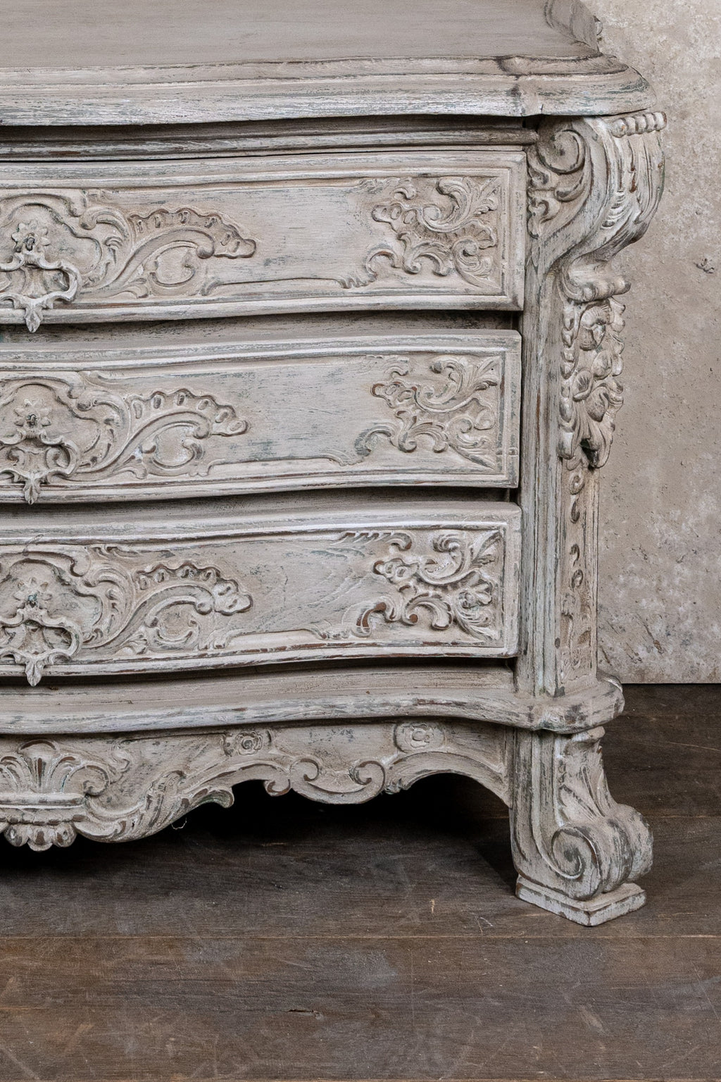 DRESSER - ANTIQUE WITH 3 DRAWERS