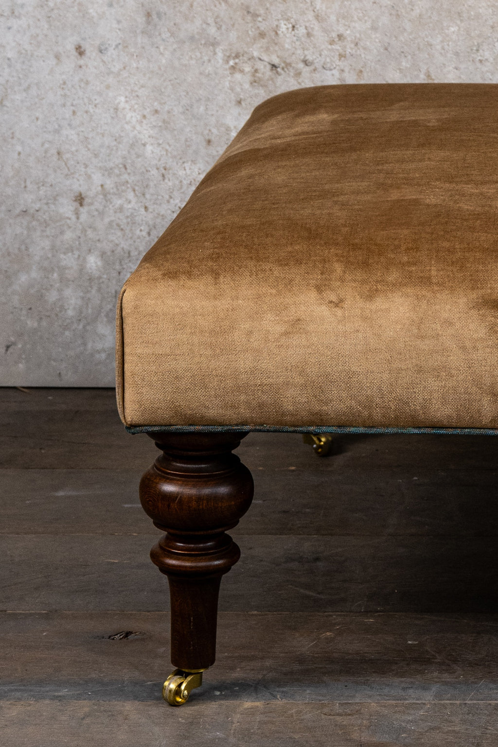 COFFEE TABLE - CARAMEL - WITH WHEELS