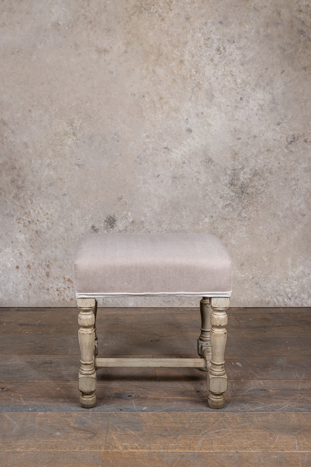 FOOTSTOOLS - BEIGE