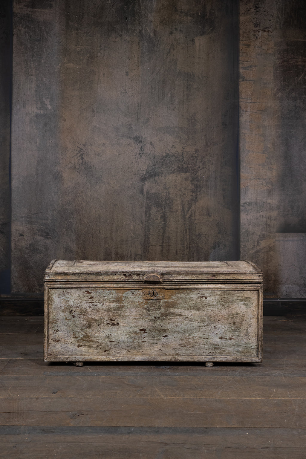 TRUNK - BROWN - ANTIQUE