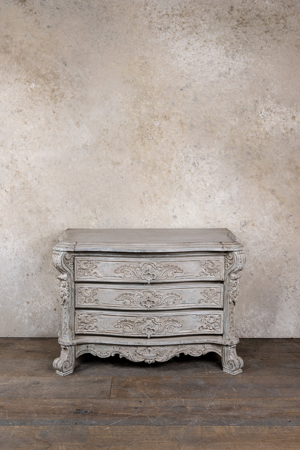 DRESSER - ANTIQUE WITH 3 DRAWERS