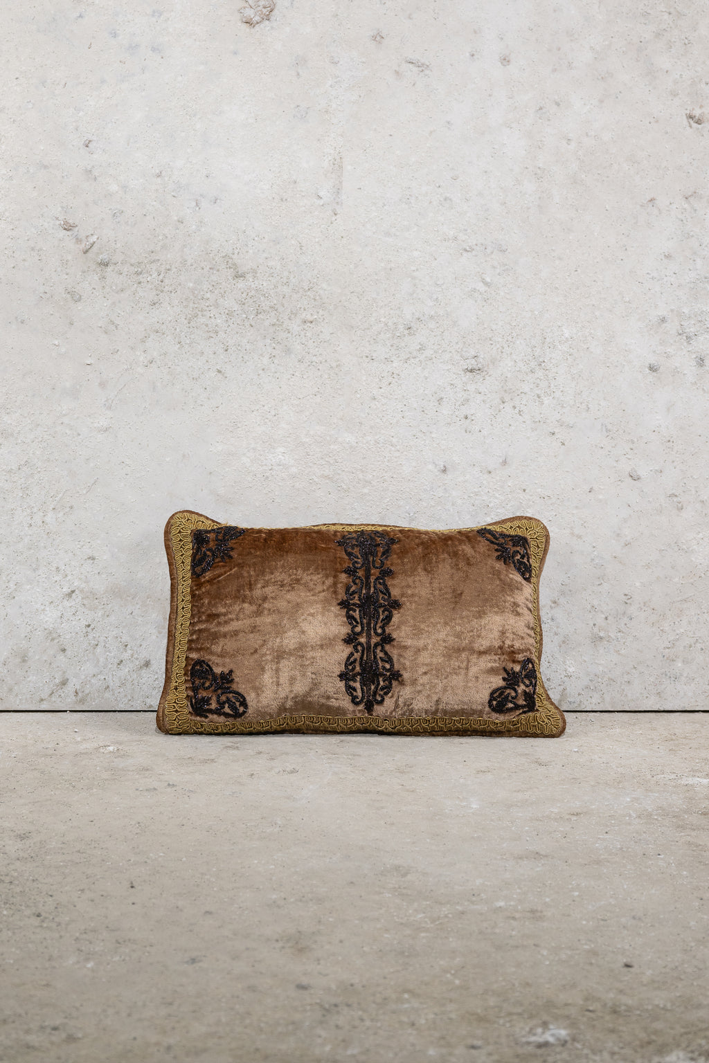 CUSHION - CARAMEL - ZARDOZI