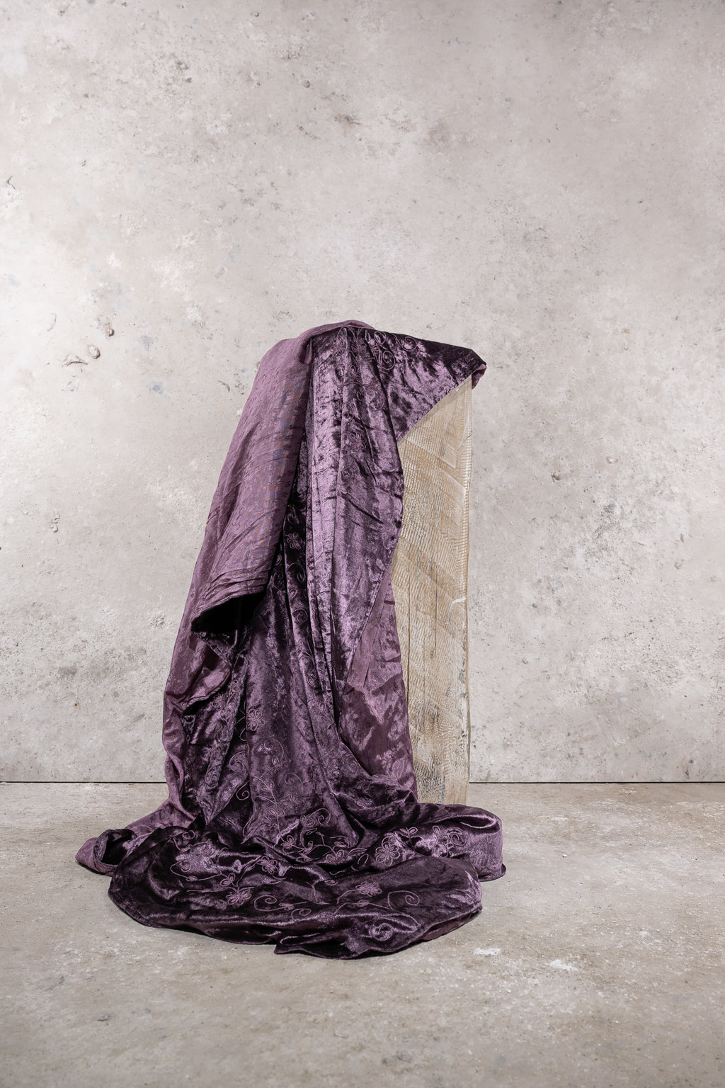 BLANKET - EMBROIDERED - AUBERGINE