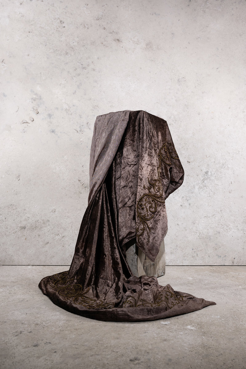 BLANKET - EMBROIDERED - BROWN