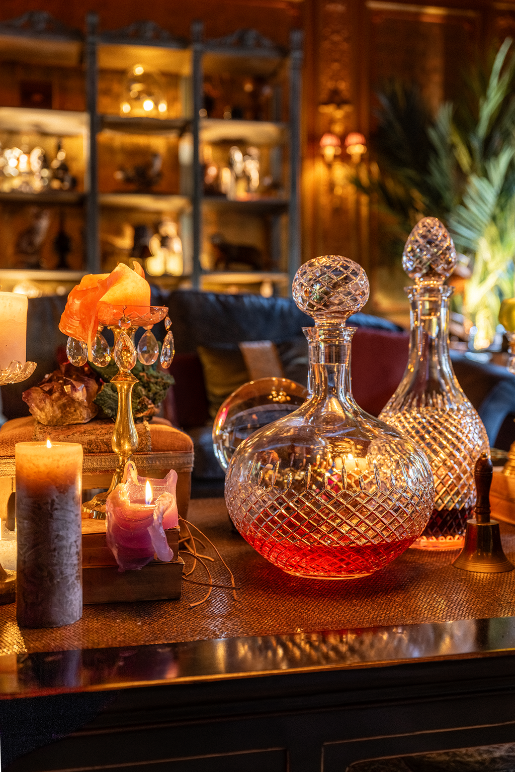 EXTRA-LARGE MOUTH-BLOWN CRYSTAL DECANTER