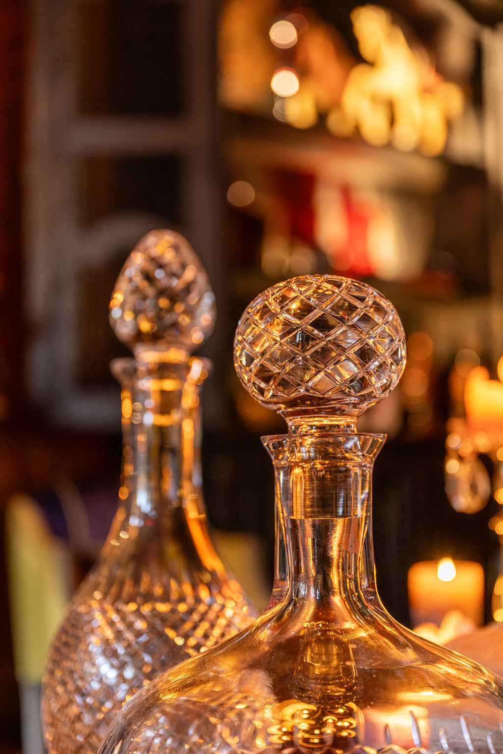 EXTRA-LARGE MOUTH-BLOWN CRYSTAL DECANTER
